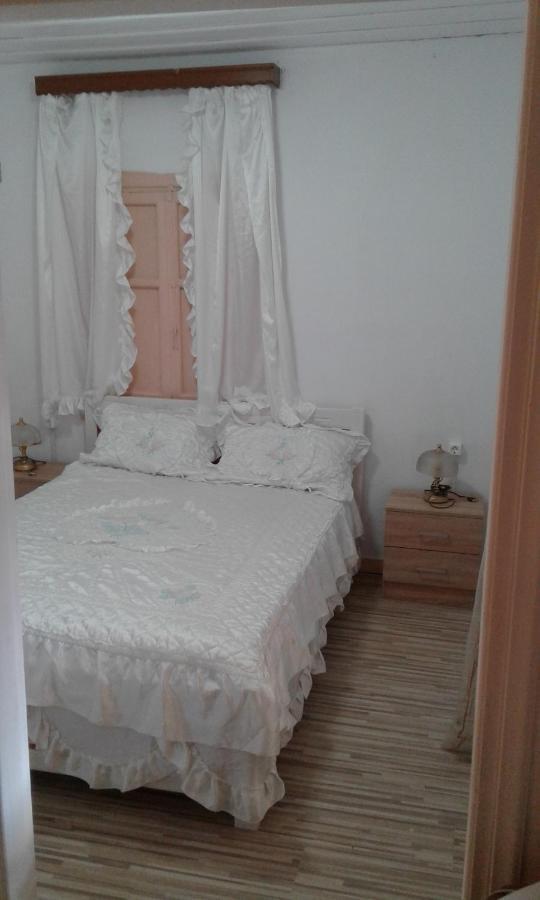 Villa Angela, Traditional Villa In The Village Agios Ioannis Peristerion Eksteriør billede