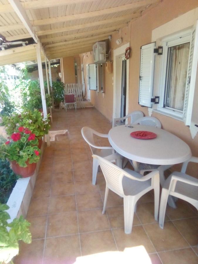 Villa Angela, Traditional Villa In The Village Agios Ioannis Peristerion Eksteriør billede